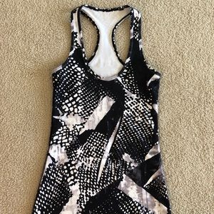 Lulu lemon tank